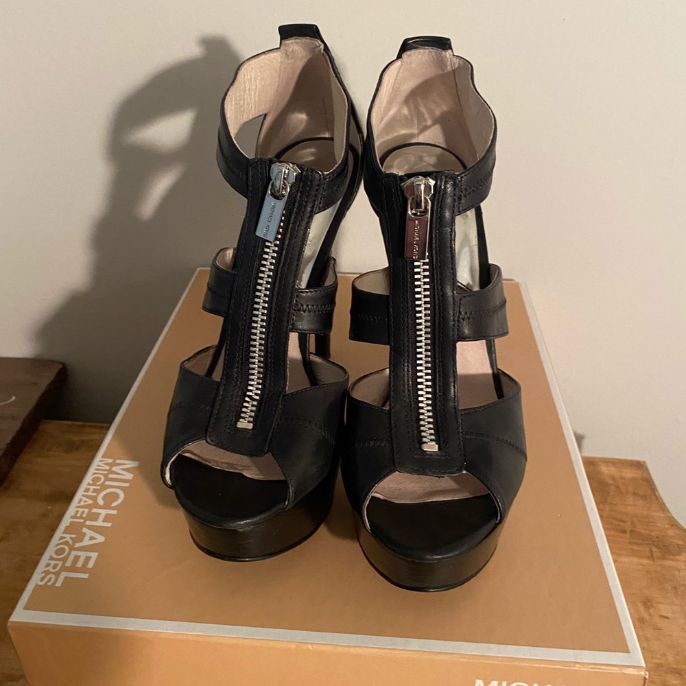 🚫SOLD Michael Kors heels